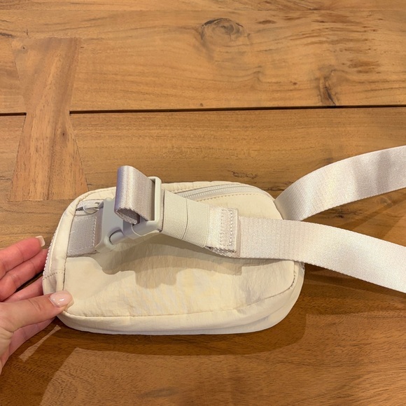 Cream Belt Bag - Picture 3 of 4